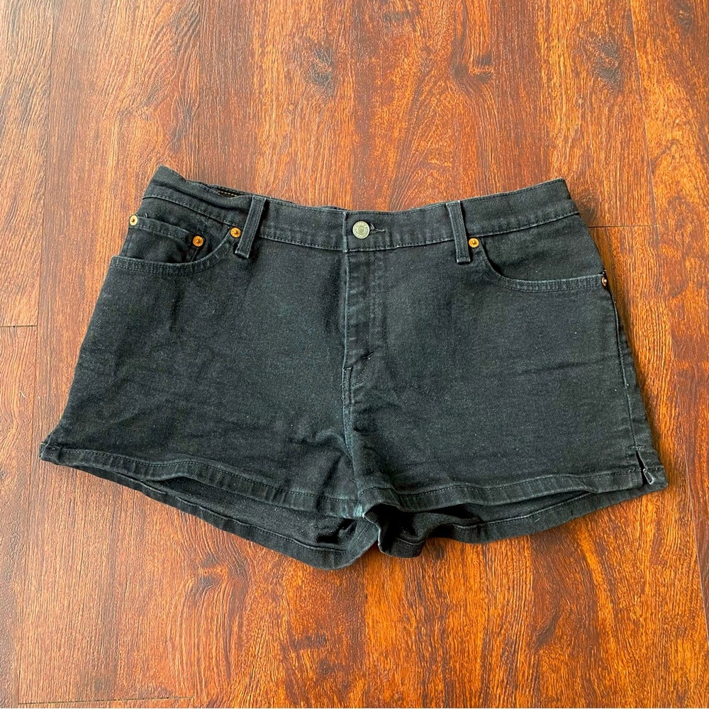 LEVI black denim shorts - 13